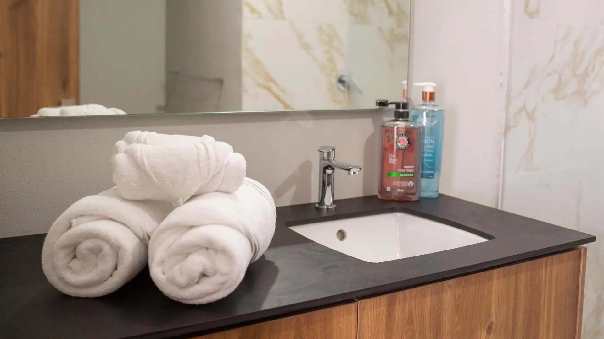 Apartahotel Suites Del Carmen Guadalajara
